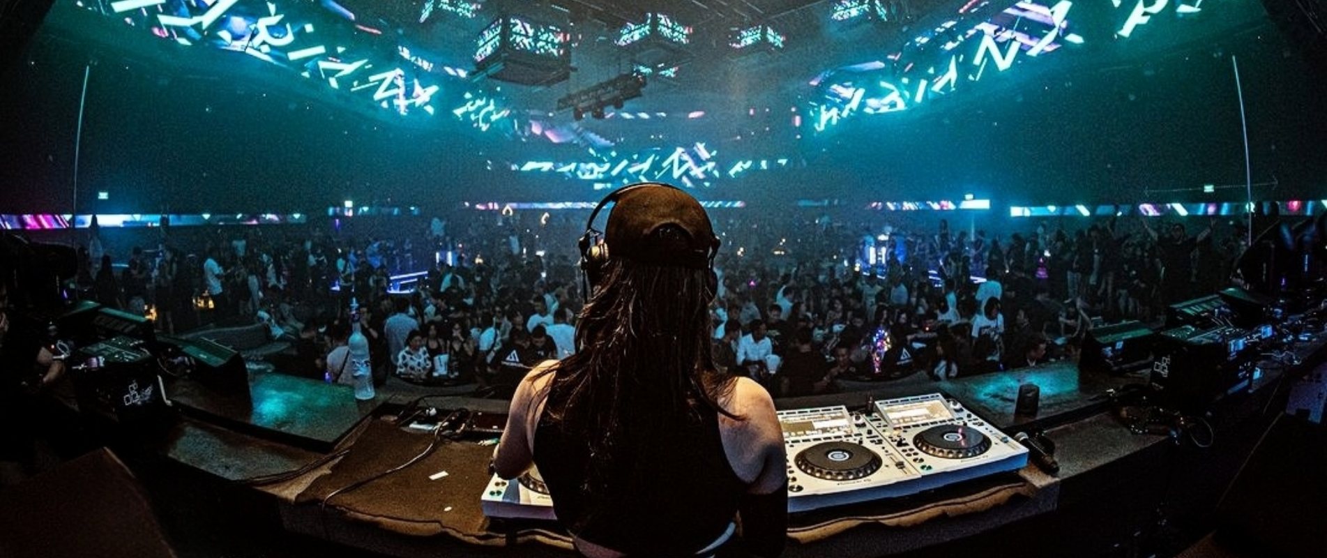 أتمتة المسرح في نادي الرقص "جوانجزو سبيس"